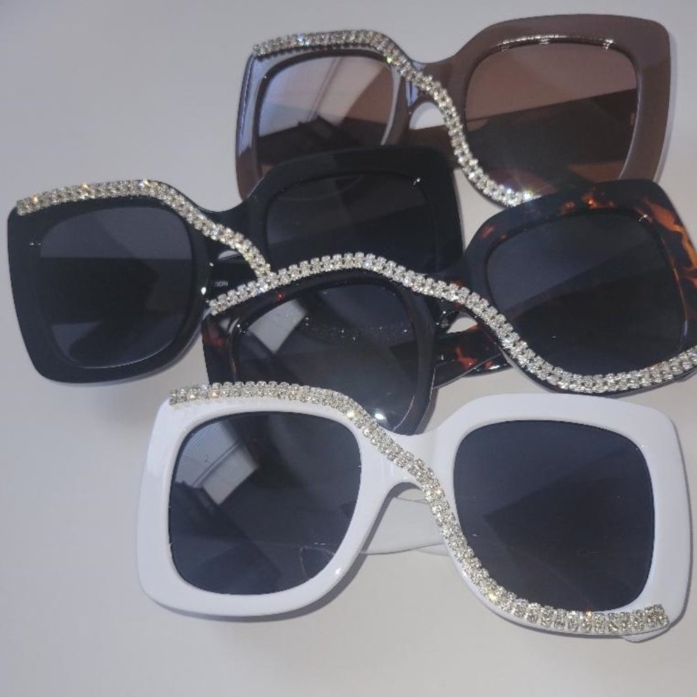 Square Oversized Rhinestone Sunglasses - Picture 4 of 7